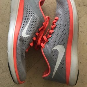 Nike sneakers women’s size 7